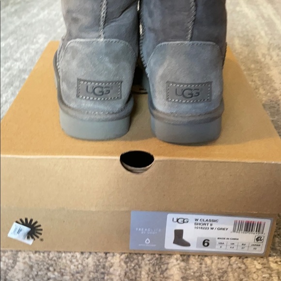 UGG Classic Short II Boot - Grey - Picture 2 of 7
